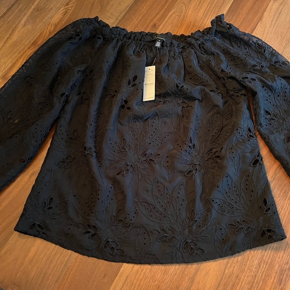 WHBM Off The Shoulder Eyelet Blouse NWT - Picture 5 of 12
